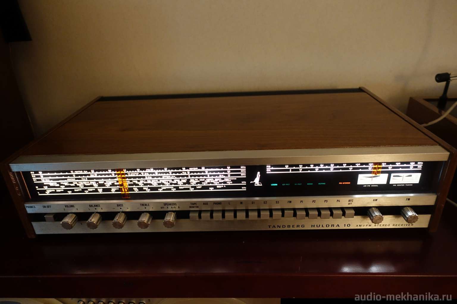 Ресивер Tandberg Huldra 10